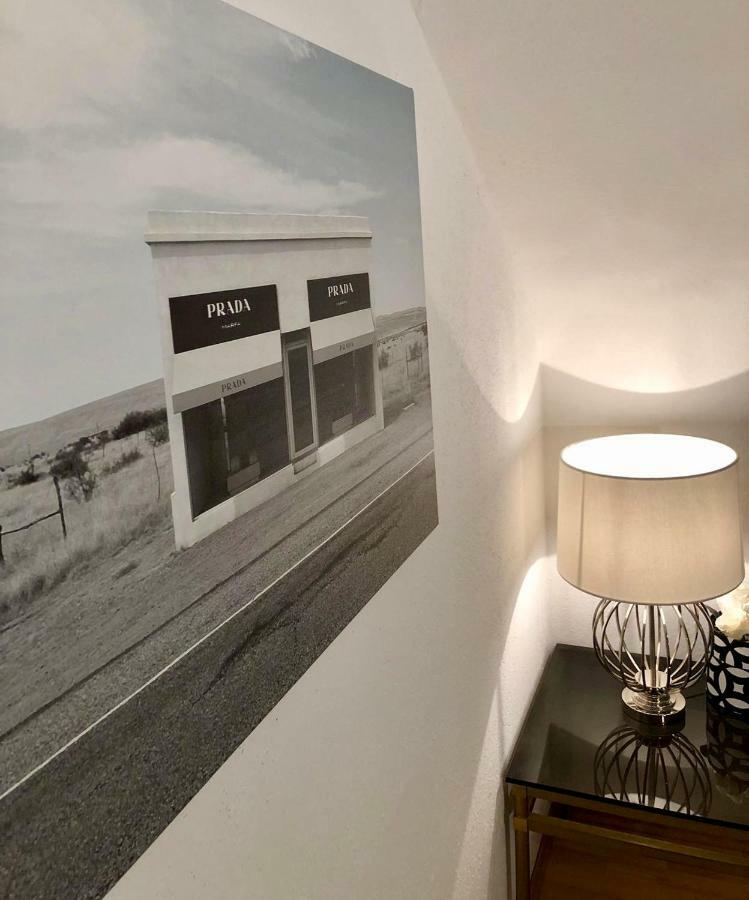 Apartment Rs *